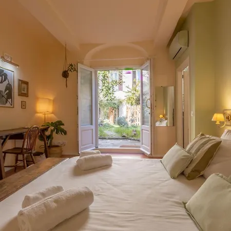 Secret Garden Couette-café